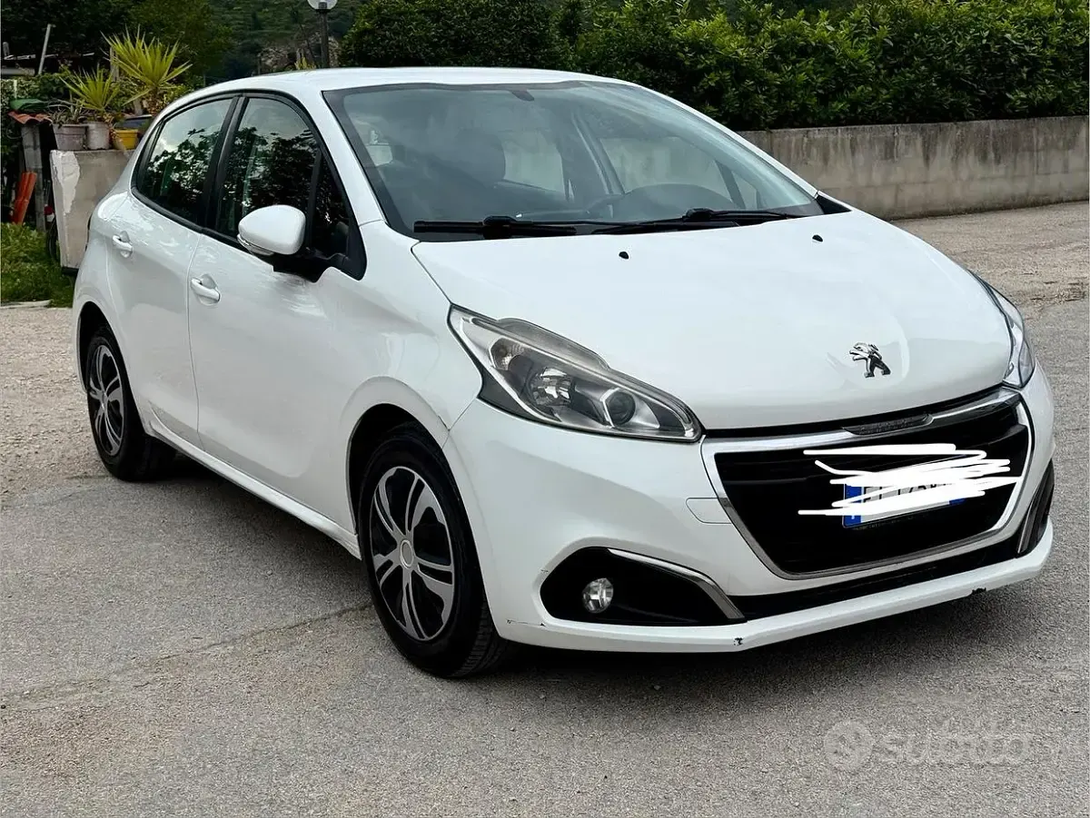 Usata Peugeot 208 Allure 75 CV (55 kW) 2019 Bianco Utilitaria