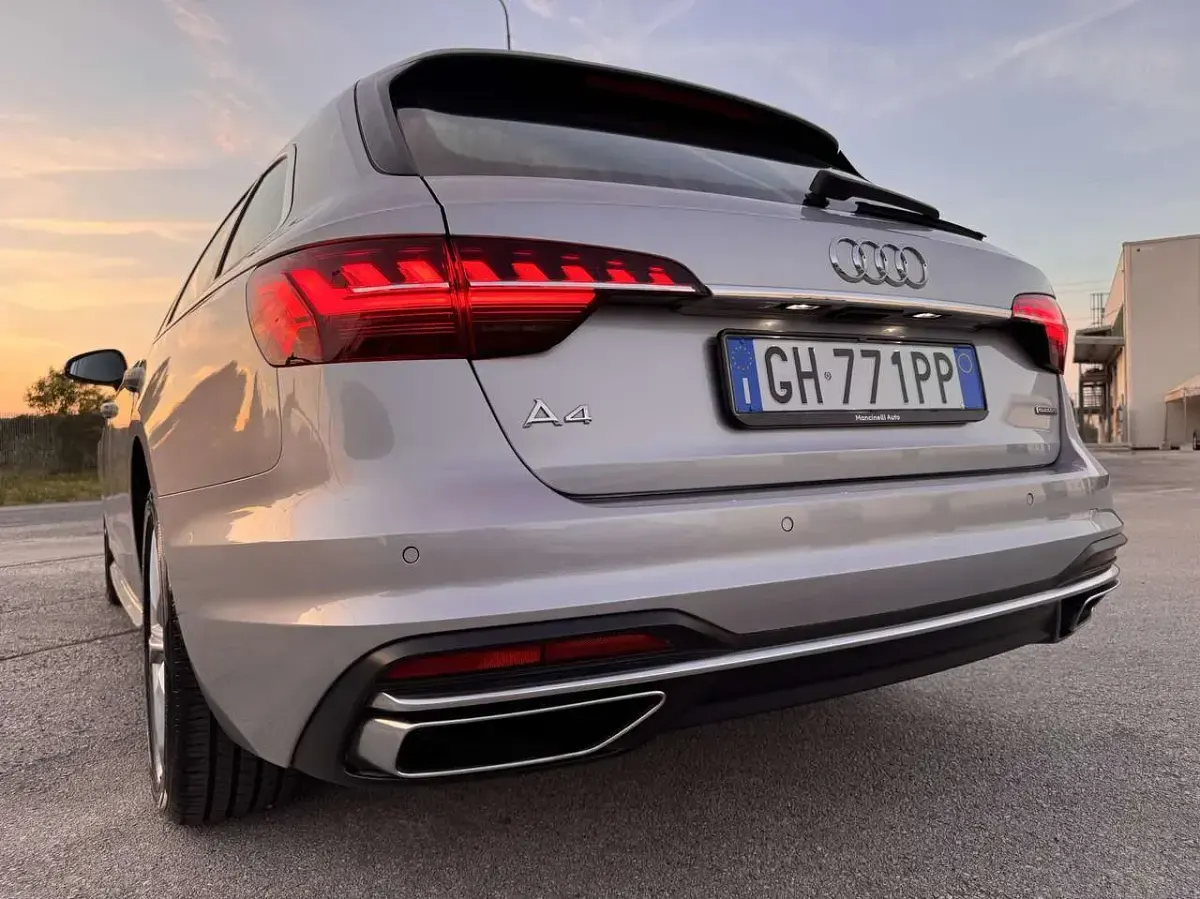 Usata Audi A4 Advanced 204 CV (150 kW) 2021 Argento Station wagon