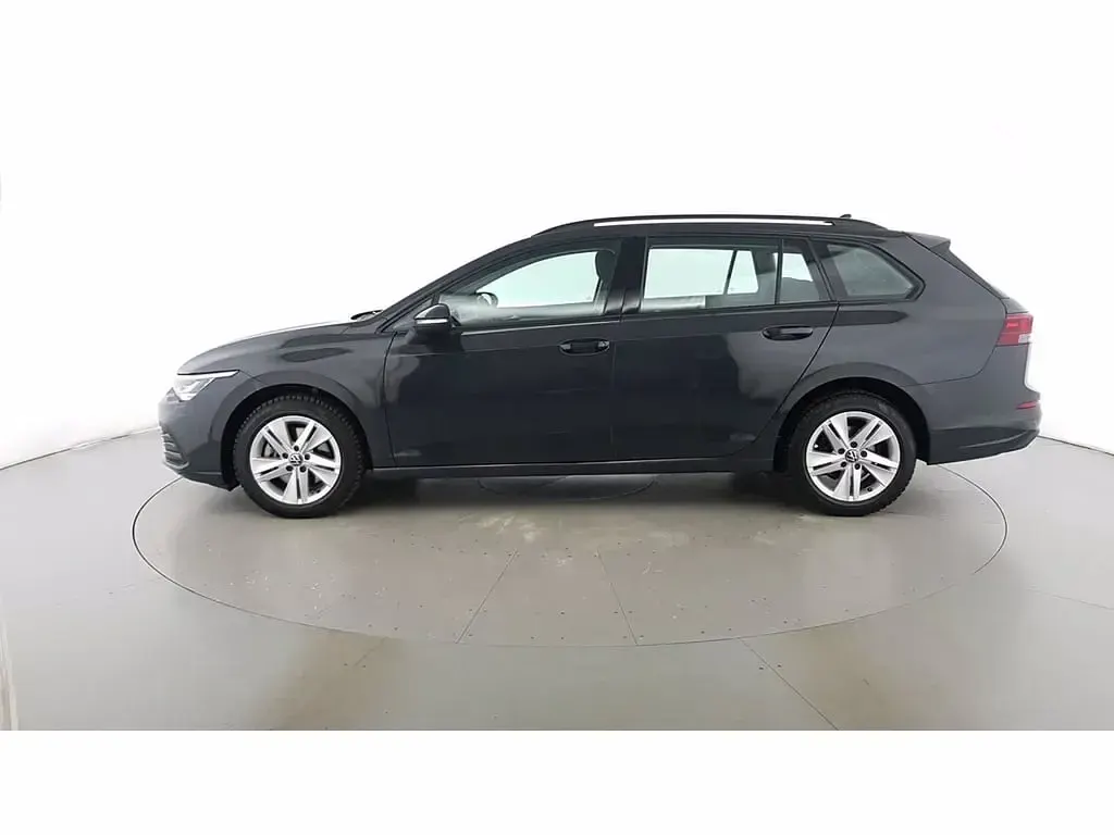 Usata VW Golf VIII Life 116 CV (85 kW) 2023 Grigio urano Station wagon