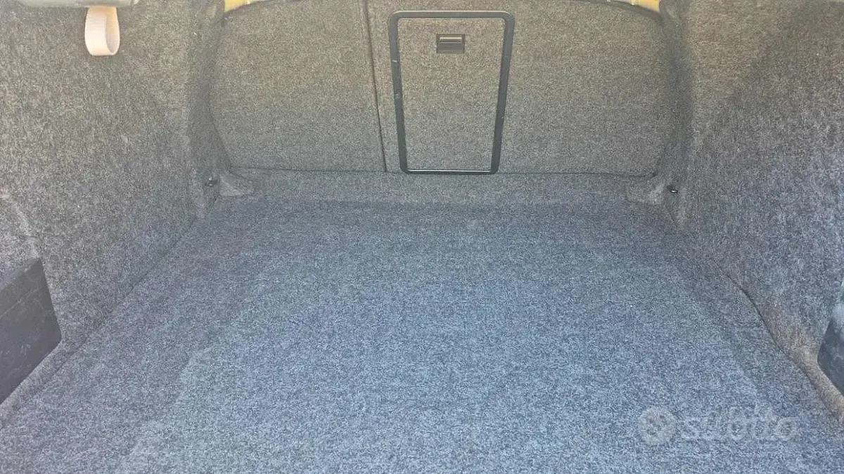 Usata VW Passat 140 CV (102 kW) 2010 Grigio Berlina