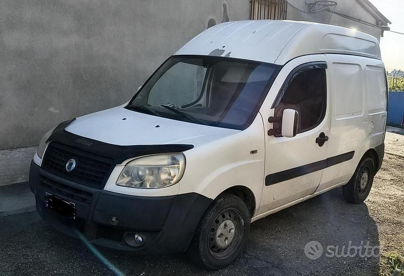 Usata Fiat Doblò 103 CV (75 kW) 2007 Monovolume