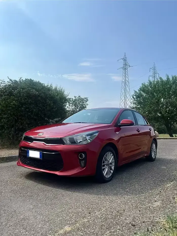 Usata Kia Rio 84 CV (61 kW) 2019 Rosso Berlina