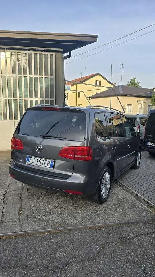 Usata VW Touran Highline 140 CV (102 kW) 2011 Other Monovolume