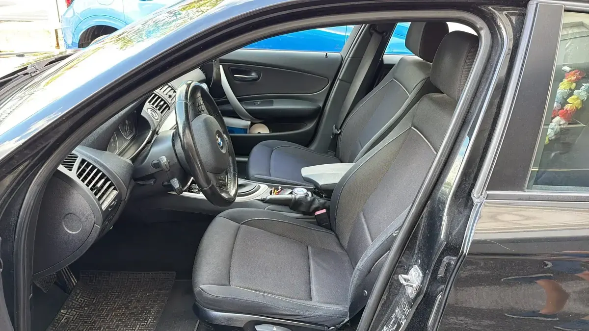 Usata BMW 120 177 CV (130 kW) 2010 Nero Utilitaria