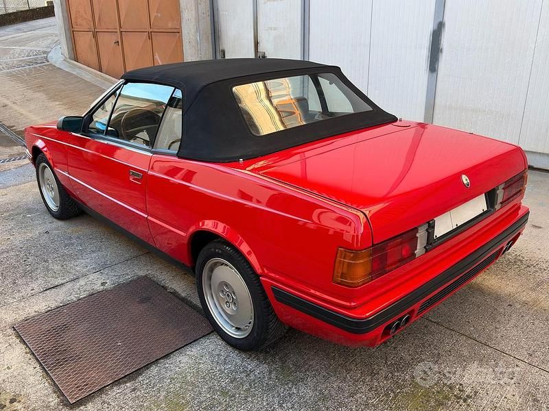Begagnad Maserati Biturbo 220 HK (161 kW) 1993 Röd Cab