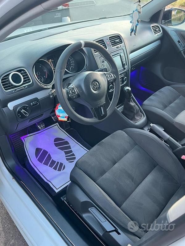 Usata VW Golf VI 140 CV (102 kW) 2011 Bianco Utilitaria