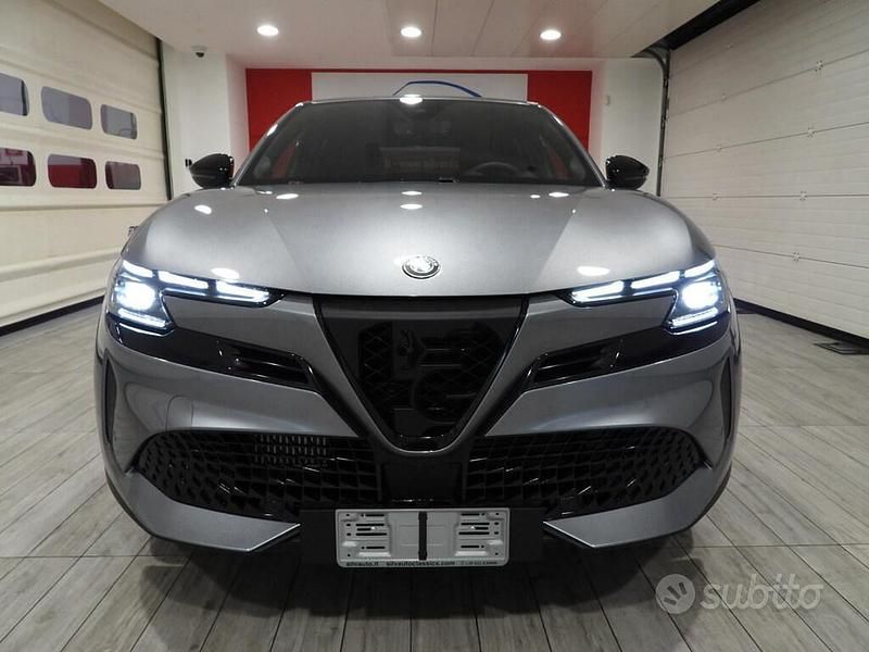 Nuova Alfa Romeo Junior Edizione Speciale 145 CV (106 kW) 2025 Grigio SUV