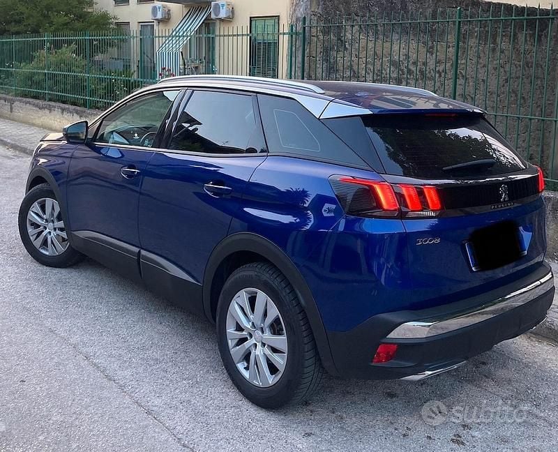 Usata Peugeot 3008 Business-Line 131 CV (96 kW) 2020 Blu SUV