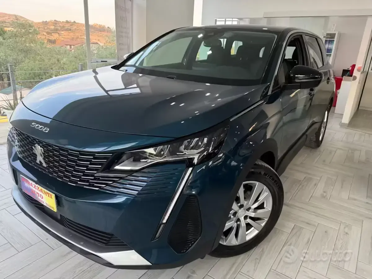 Usata Peugeot 5008 Allure 131 CV (96 kW) 2022 Blu SUV