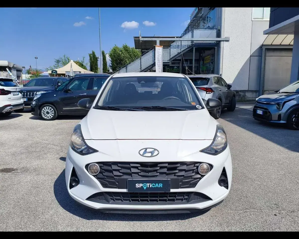 Usata Hyundai i10 Advanced 65 CV (47 kW) 2021 Bianco Utilitaria
