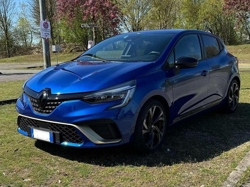 Begagnad Renault Clio V Engineered 145 HK (106 kW) 2023 Blå Sedan