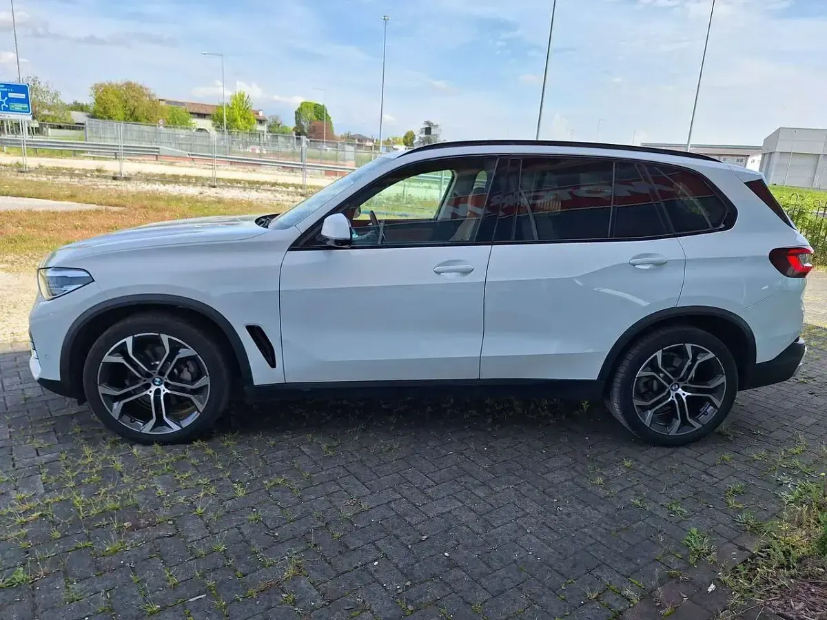 Usata BMW X5 Comfort Edition 231 CV (169 kW) 2022 Alpine white SUV