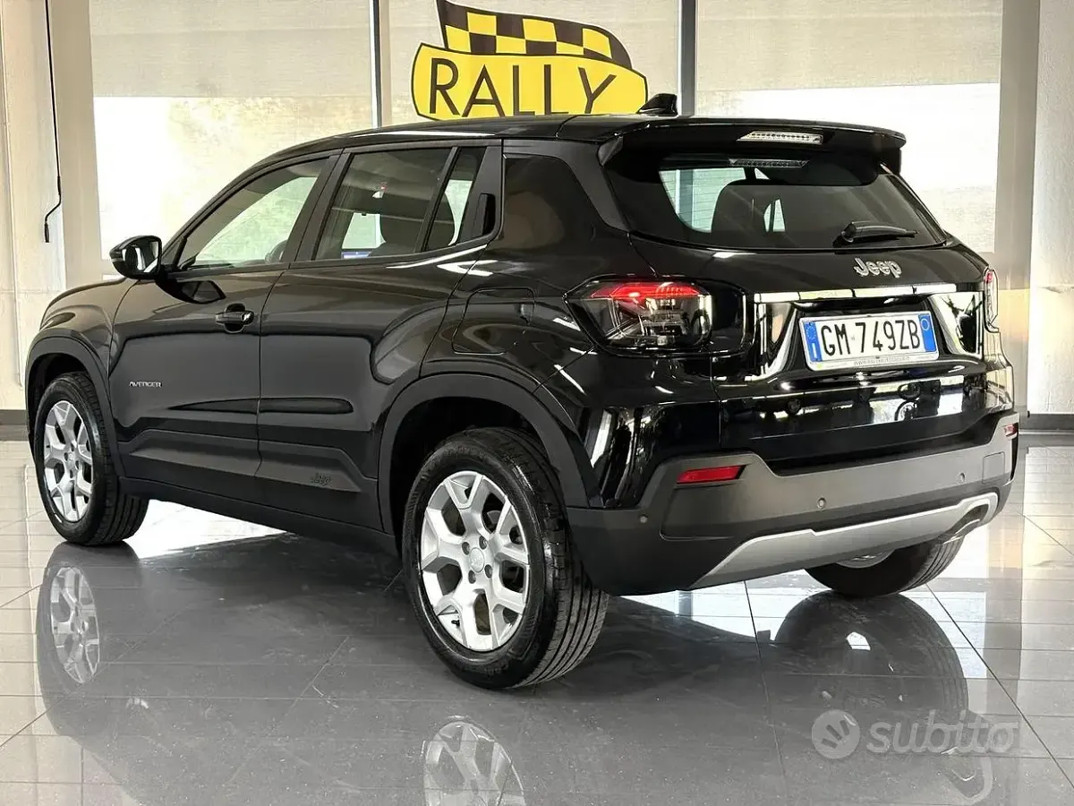 Usata Jeep Avenger Longitude 99 CV (72 kW) 2023 Nero SUV