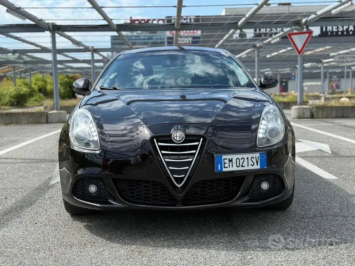Usata Alfa Romeo Giulietta Exclusive 170 CV (125 kW) 2012 Nero Utilitaria