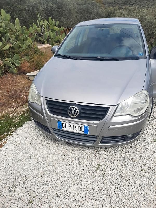 Usata VW Polo 69 CV (50 kW) 2008 Grigio Utilitaria