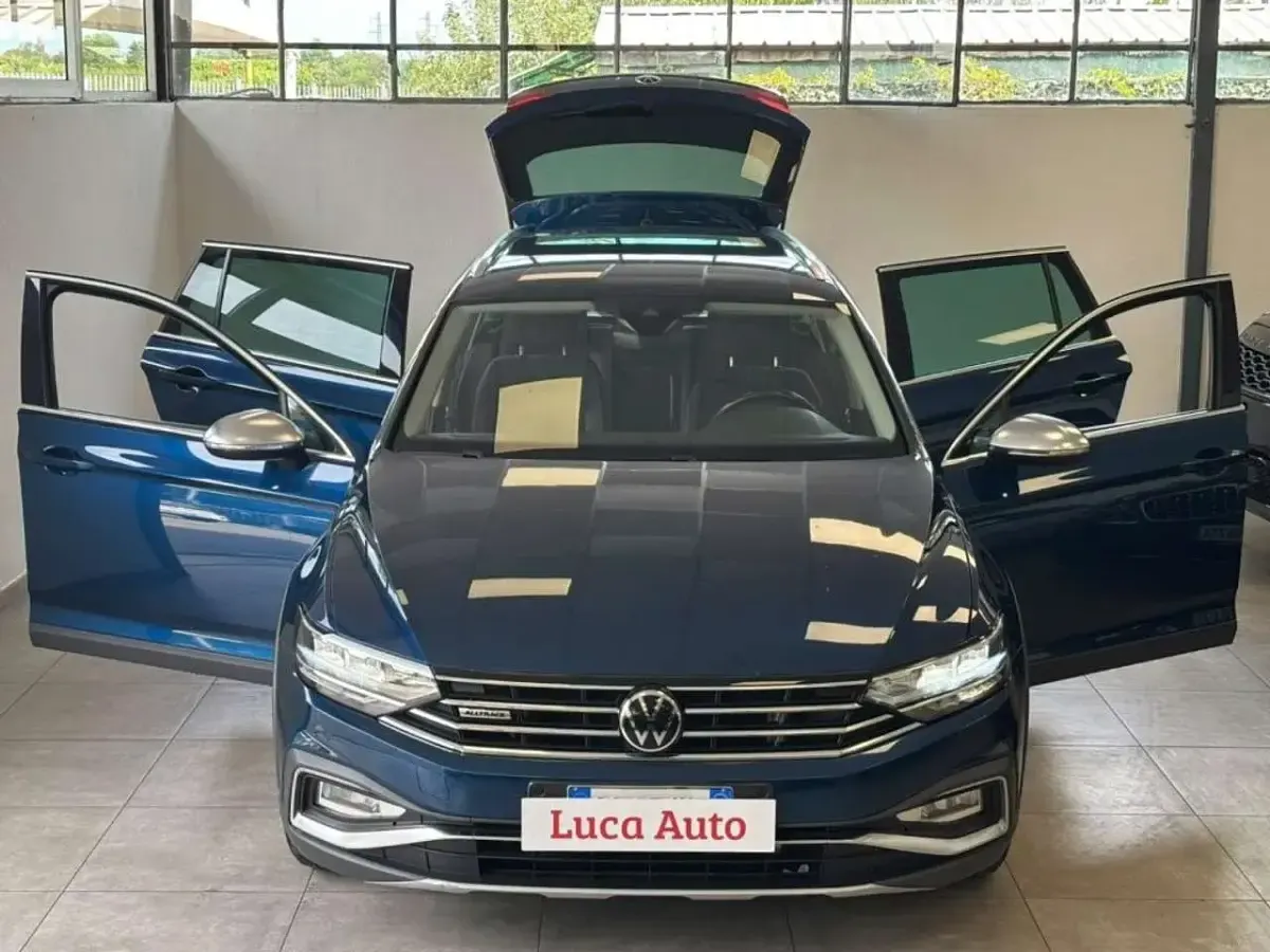 Usata VW Passat Alltrack 200 CV (147 kW) 2020 Blu Station wagon