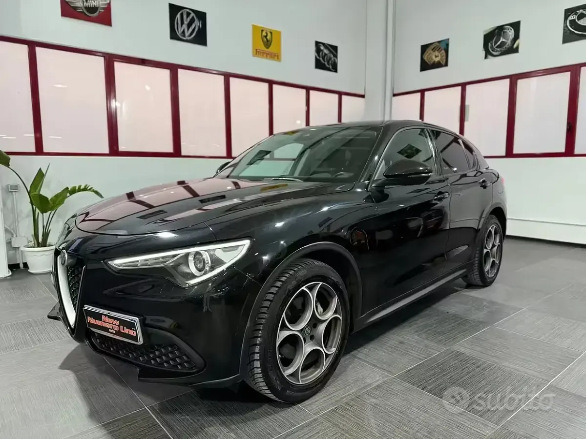 Usata Alfa Romeo Stelvio Business 160 CV (117 kW) 2020 Nero SUV