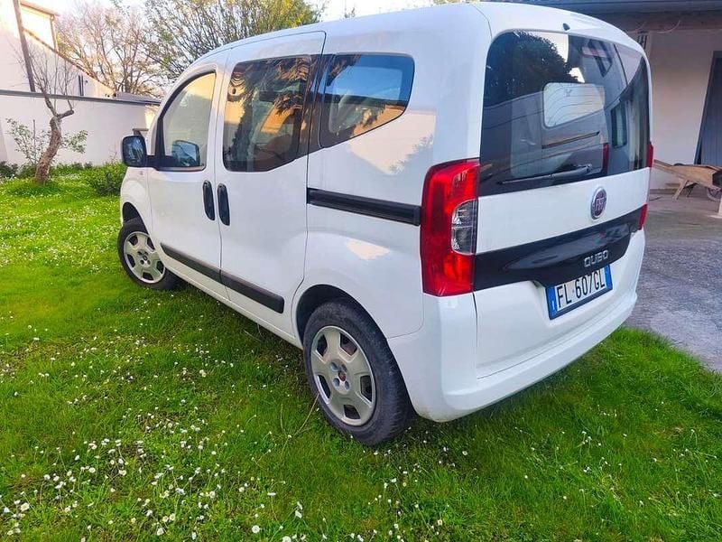 Begagnad Fiat Qubo Lounge 77 HK (56 kW) 2017 Vit Minibuss