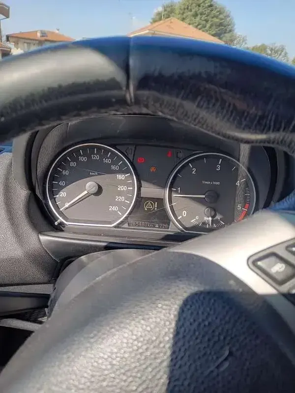 Usata BMW 118 122 CV (89 kW) 2006 Utilitaria
