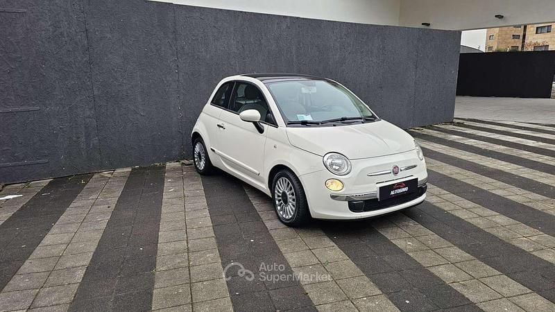 Bianco Usata 2010 Fiat 500 Lounge Tre volumi | 6700 € (Buon prezzo) - Immagine 1/4
