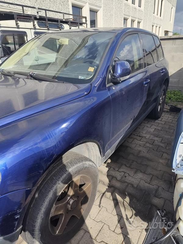 Usata VW Touareg 174 CV (127 kW) 2004 Blu SUV