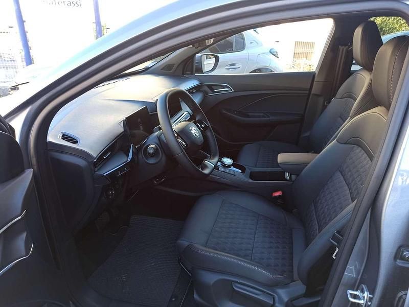 Nuova MG MG3 Luxury 102 CV (75 kW) 2026 Grigio Utilitaria