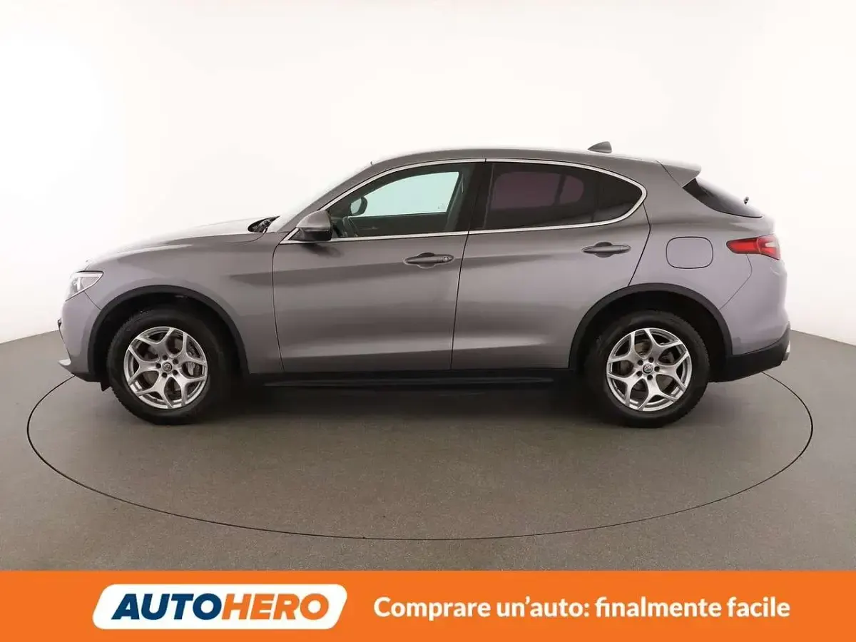 Usata Alfa Romeo Stelvio Lusso 209 CV (153 kW) 2020 Grigio SUV