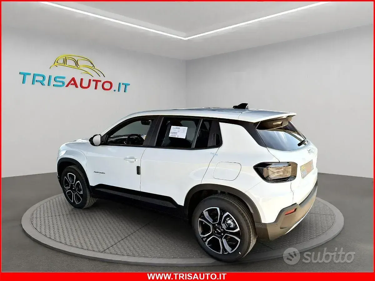 Nuova Jeep Avenger Summit 99 CV (72 kW) 2026 Bianco SUV