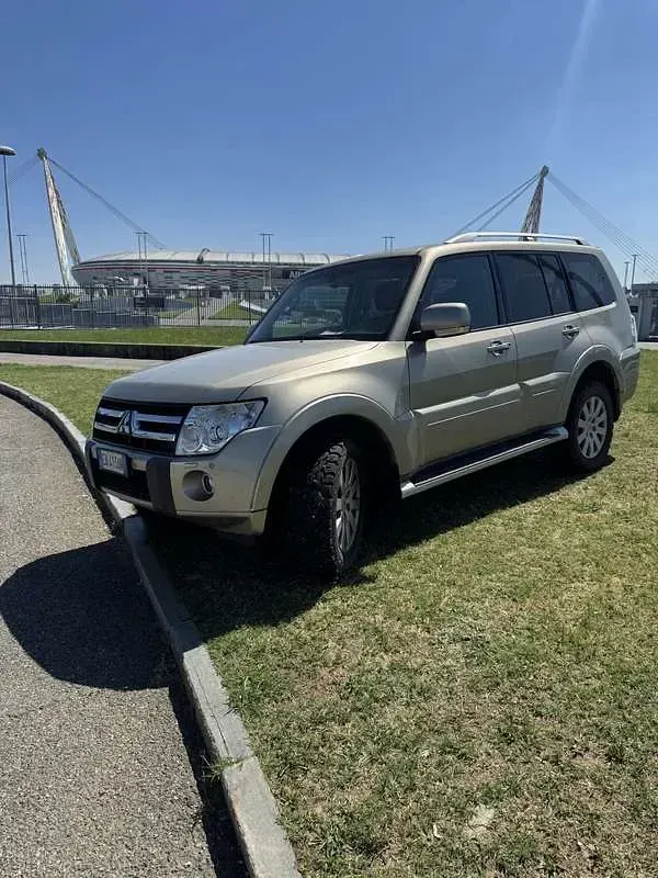 Usata Mitsubishi Pajero Instyle 250 CV (183 kW) 2010 SUV