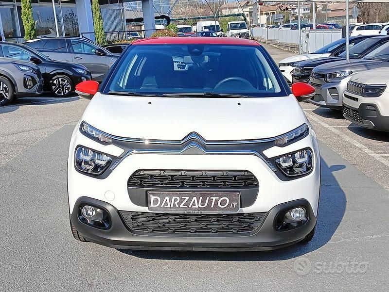Usata Citroën C3 Shine 83 CV (61 kW) 2023 Bianco tetto rosso pastello Utilitaria