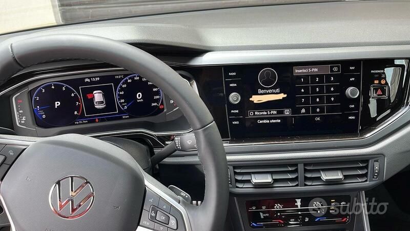 Usata VW Taigo R-line 110 CV (80 kW) 2022 Grigio SUV