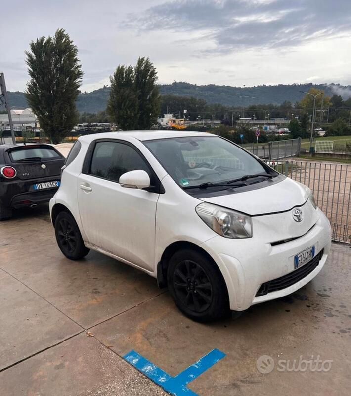 Usata 2009 Toyota iQ Due volumi | 5500 € - Immagine 1/4