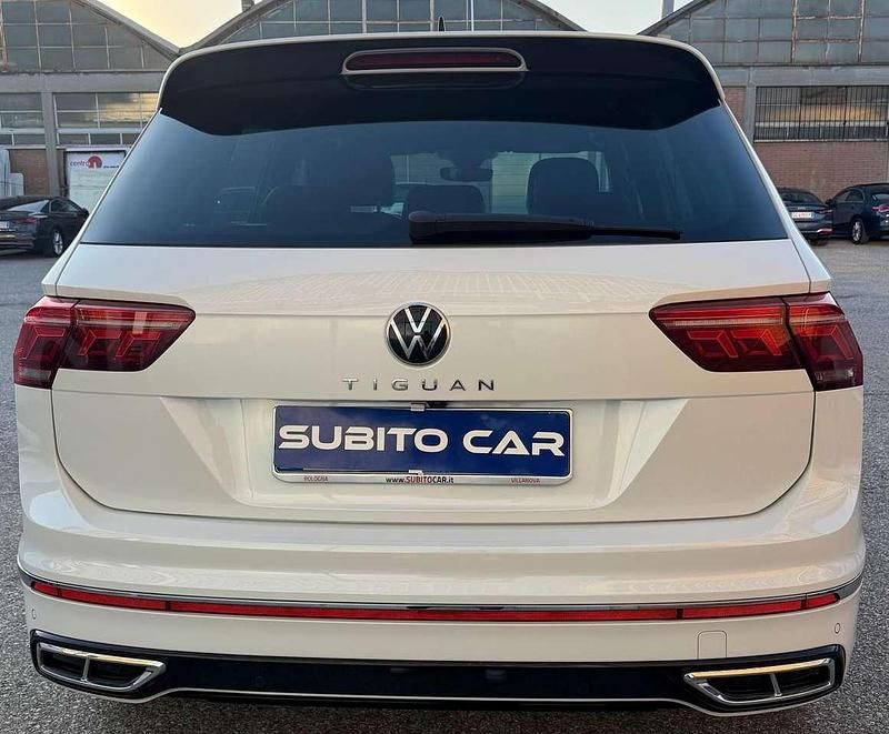 Usata VW Tiguan R-line 150 CV (110 kW) 2022 Bianco perlato SUV