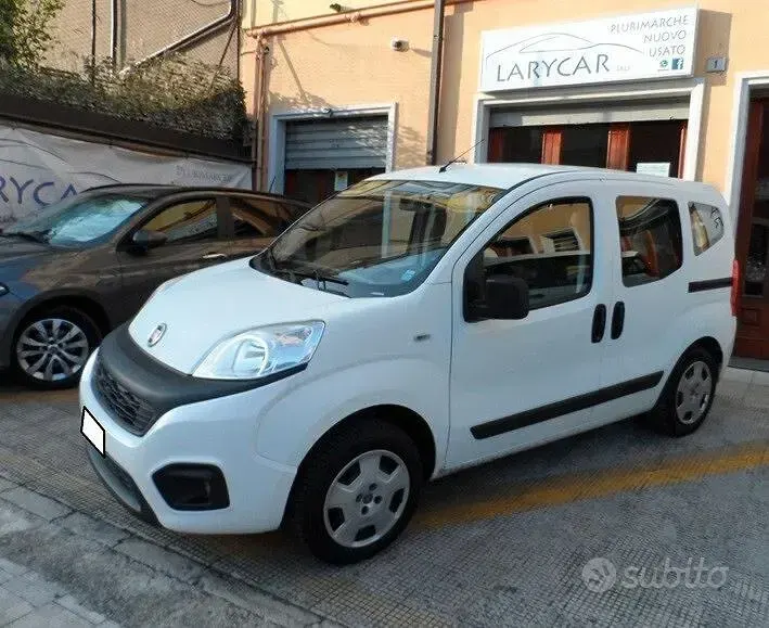 Usata Fiat Qubo Lounge 70 CV (51 kW) 2018 Bianco Monovolume