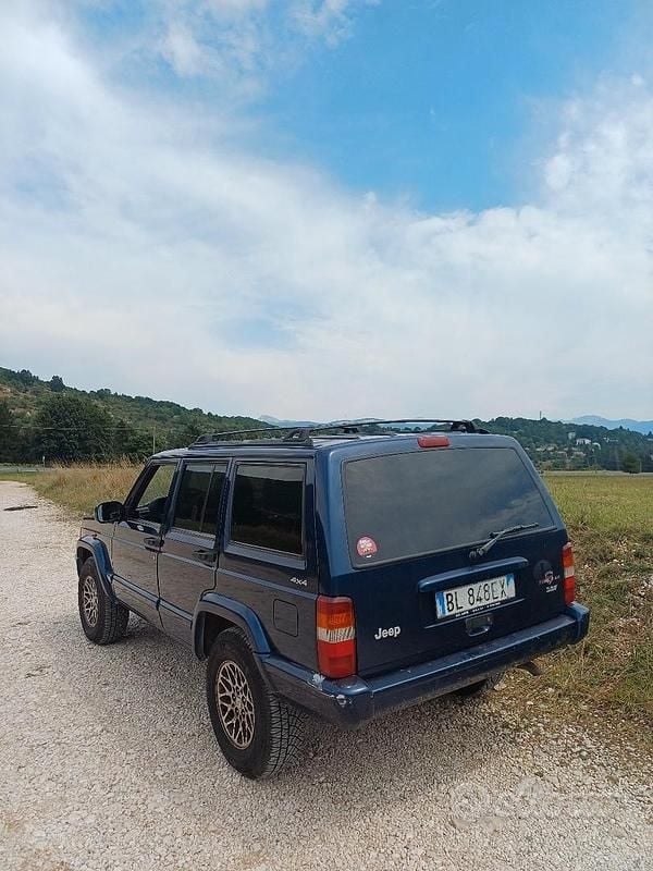 Usata Jeep Cherokee 116 CV (85 kW) 2000 Blu SUV