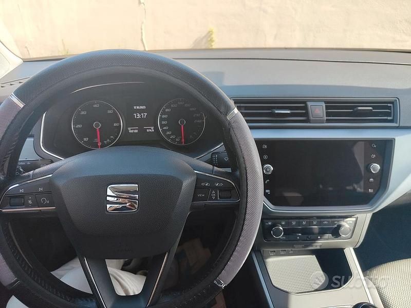 Usata Seat Arona Style 95 CV (69 kW) 2018 Blu SUV