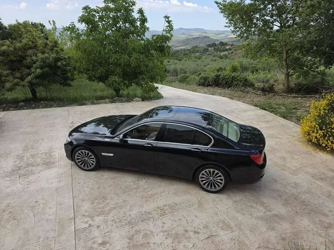 Usata BMW 730 Efficient Dynamics 245 CV (180 kW) 2010 Nero Berlina