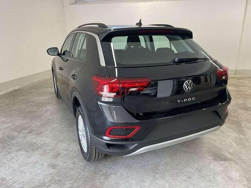 Usata VW T-Roc Life 150 CV (110 kW) 2024 Grigio SUV