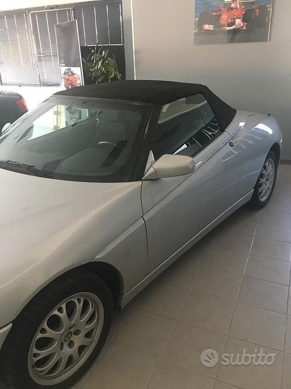Second-hand Alfa Romeo GTV 144 CP (105 kW) 2000 Gri Coupe