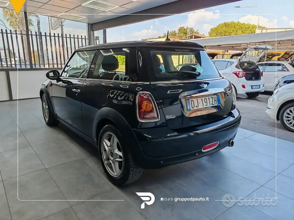 Usata Mini Cooper D Chili 109 CV (80 kW) 2007 Nero Utilitaria