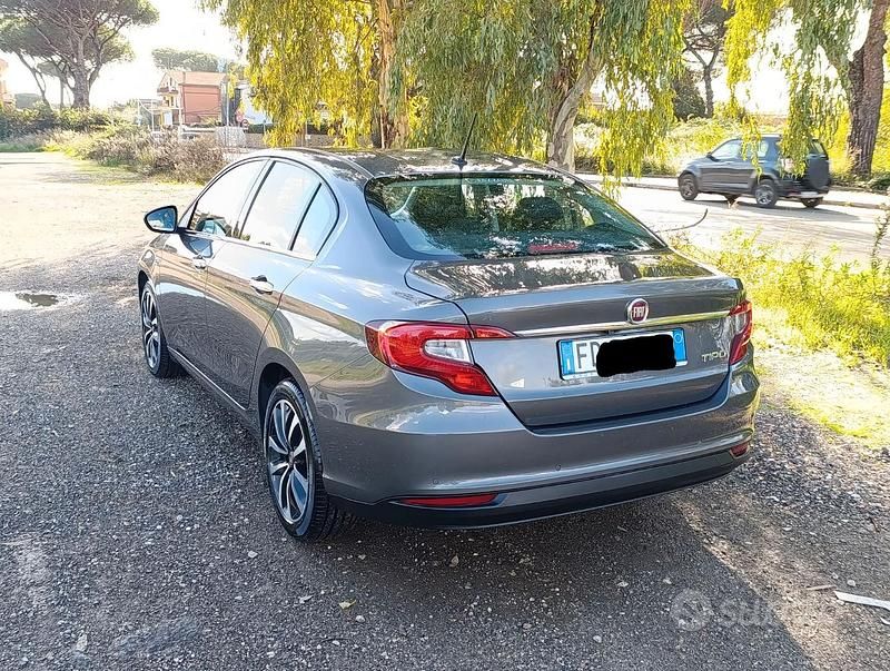 Usata Fiat Tipo Opening Edition 120 CV (88 kW) 2016 Grigio Berlina