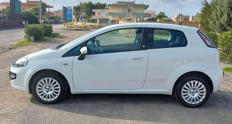 Usata Fiat Punto Evo Dynamic 75 CV (55 kW) 2011 Utilitaria