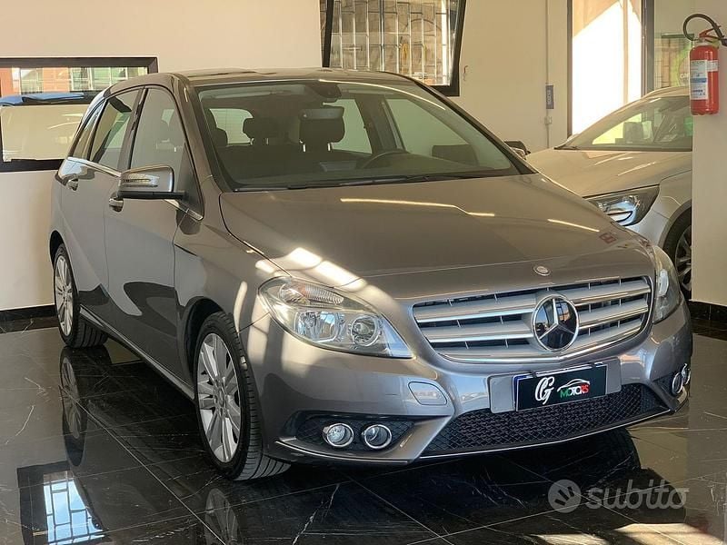 Usata Mercedes B180 Exclusive 109 CV (80 kW) 2015 Grigio Utilitaria
