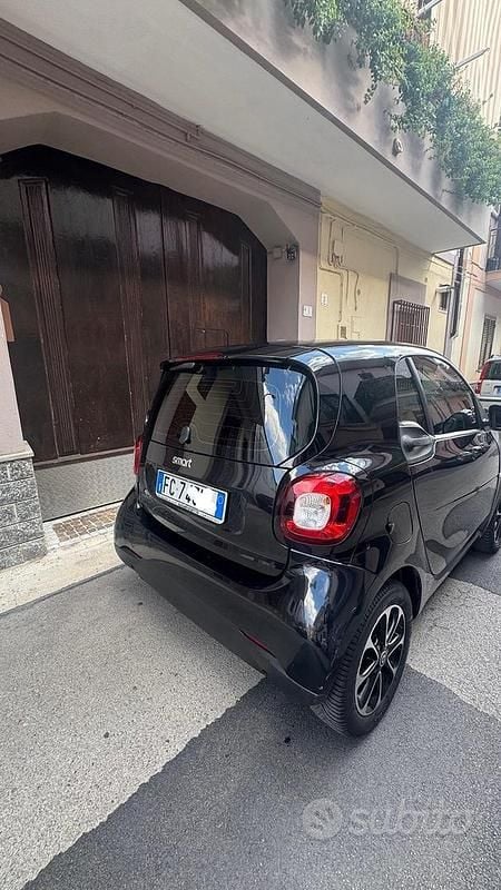Usata Smart ForFour 71 CV (52 kW) 2015 Nero Utilitaria