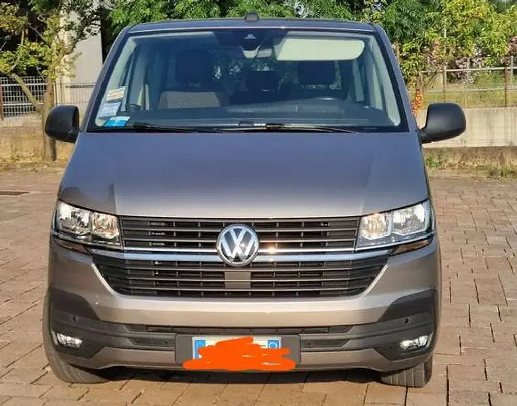 Usata VW Multivan Trendline 150 CV (110 kW) 2020 Grigio Monovolume