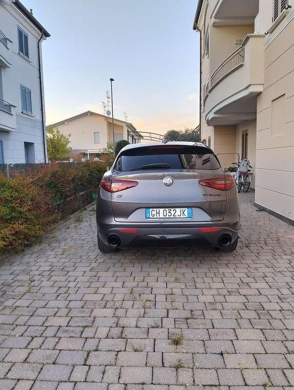 Usata Alfa Romeo Stelvio Veloce 210 CV (154 kW) 2021 Grigio SUV