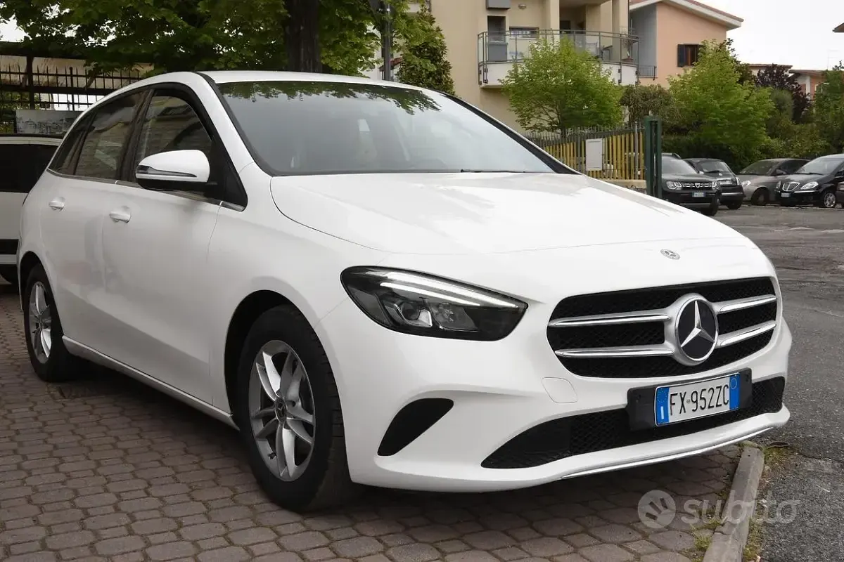 Usata Mercedes B180 116 CV (85 kW) 2019 Bianco Utilitaria