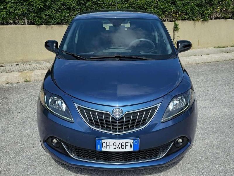 Usata Lancia Ypsilon Gold 69 CV (50 kW) 2022 Blu/azzurro Utilitaria