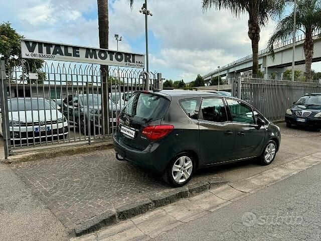 Usata Opel Meriva Cosmo 120 CV (88 kW) 2017 Grigio Monovolume