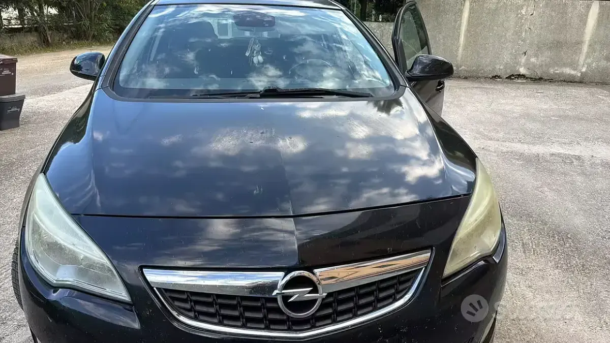 Usata Opel Astra 110 CV (80 kW) 2010 Nero Berlina